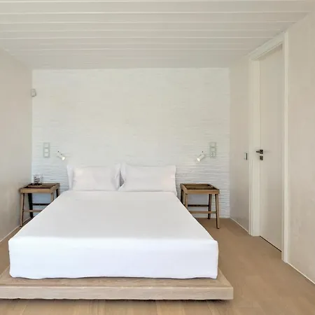The Absolute Beachfront Luxury Platys Gialos (Mykonos)