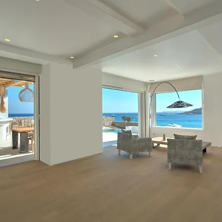 The Absolute Beachfront Luxury Platys Gialos (Mykonos)