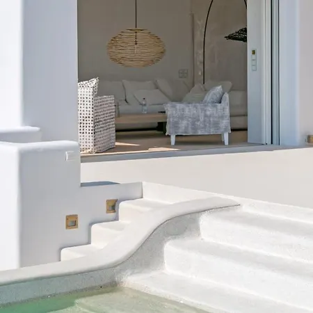 The Absolute Beachfront Luxury Vila *