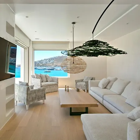 The Absolute Beachfront Luxury Vila *